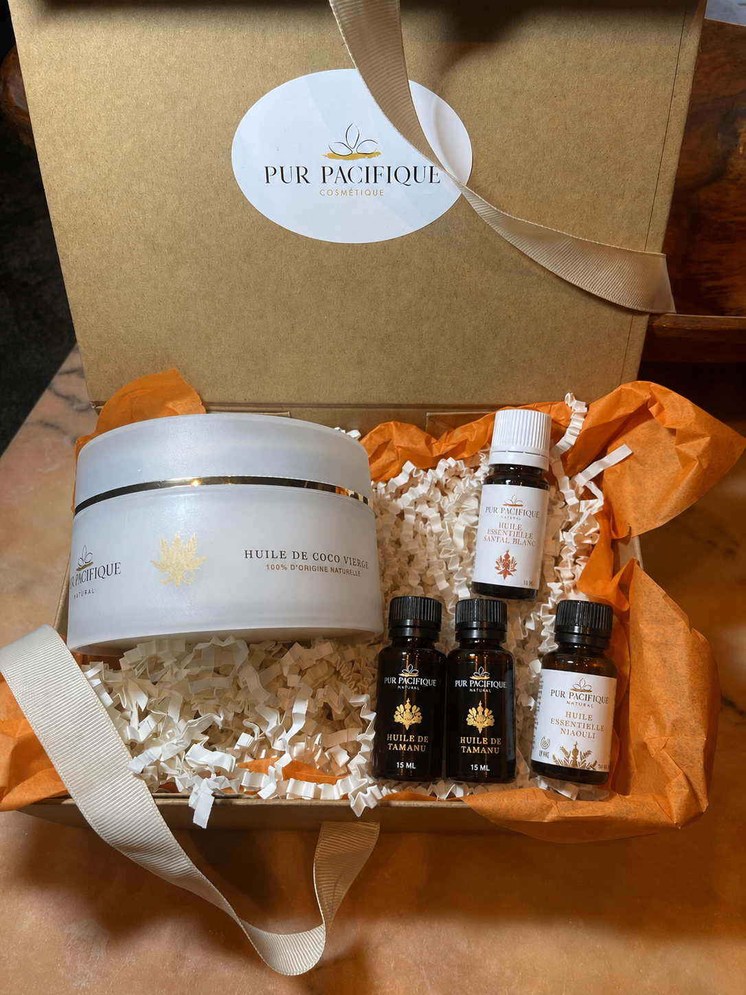 COFFRET D´EXCEPTION AUX 4 HUILES DU PACIFIQUE - TAMANU-COCO-SANTAL BLANC-NIAOULI