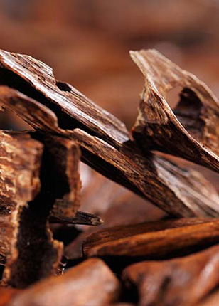 Cosmétiques 100% naturel et bio basé sur Huile essentielle de bois de santal du Pacifique Sud